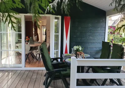 Chalet 121 - Veranda met overkapping